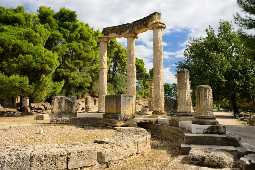 alte Ruinen des wichtigen Philippeion in Olympia, Geburtsort der olympischen Spiele