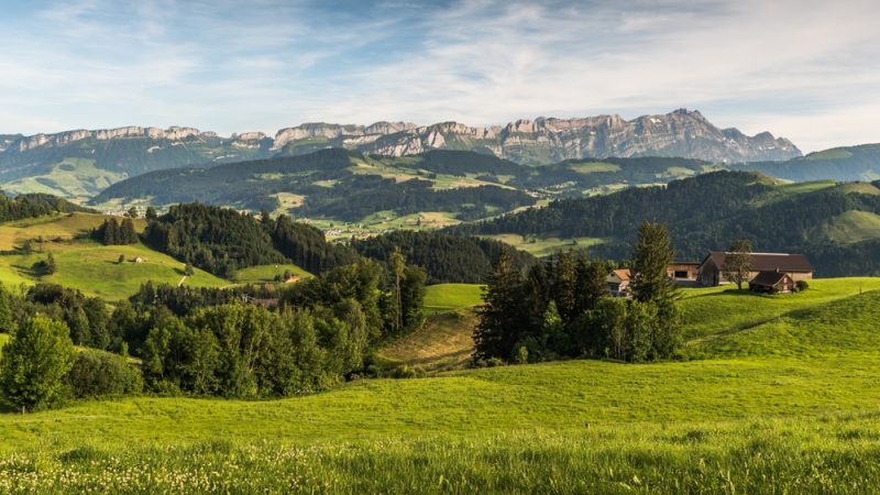 Appenzellerland mit Alpstein und Saentis, Kanton Appenzell Innerrhoden, Schweiz